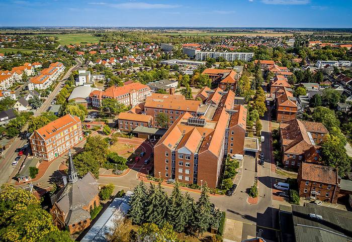 Luftaufnahme von Klinikgebäuden